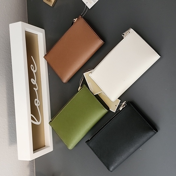 Michael Kors Wallet - Picture 2 of 5